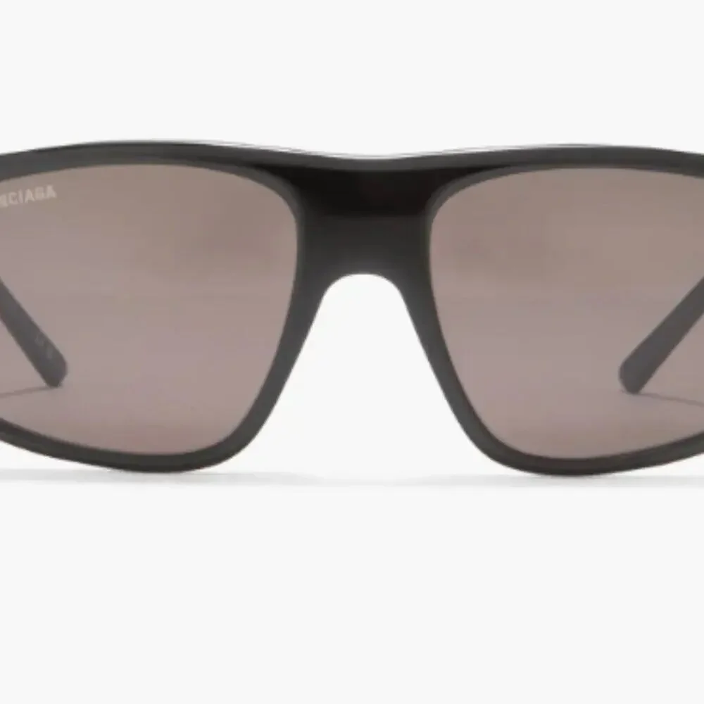 Balenciaga achieve bold